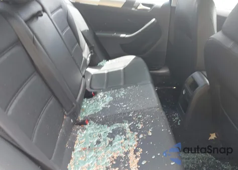 2014 Volkswagen Jetta 1.8T Se z USA, uszkodzony, nr VIN 3VWD17AJ5EM370960